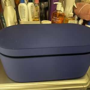 Dyson airwrap complete.